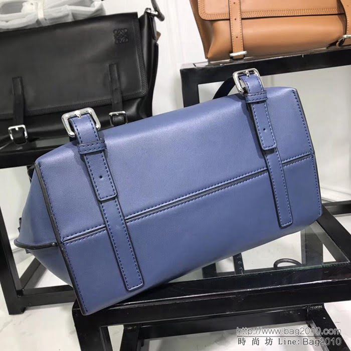 LOEWE羅意威 專櫃同步 Military Messenger 經典百搭信使包 男女同款 0169  jdl1080